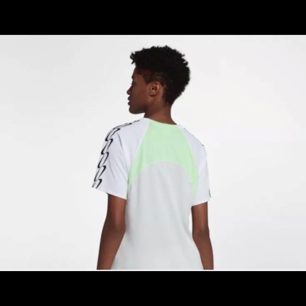 Women’s short sleeve top NIKE LAB M